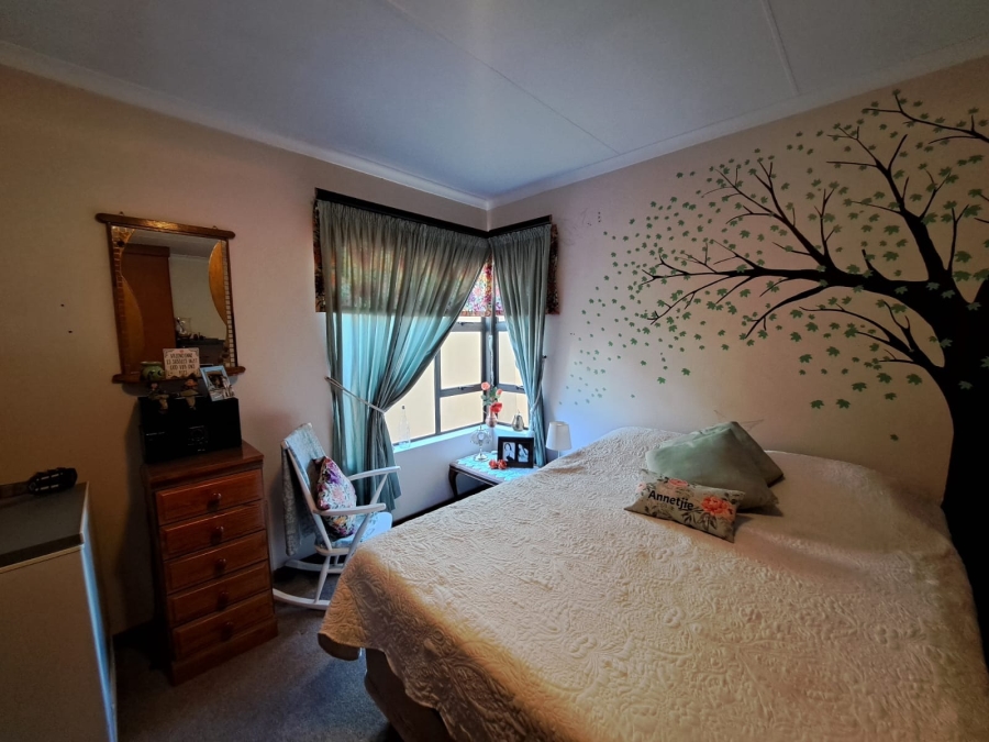 3 Bedroom Property for Sale in Waterval East North West